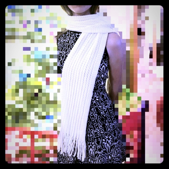 Joe Boxer Accessories - Joe Boxer Knit Scarf, in great shape, White 🚭🚭🚭